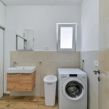 Ferienhaus In Privlaka Mit Privatem Pool - B61955 *