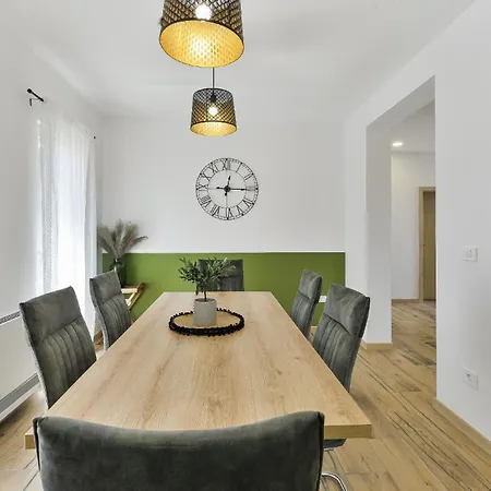 Ferienhaus In Privlaka Mit Privatem Pool - B61955 * Привлака